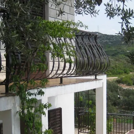 Nina Apartment