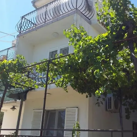 Apartment Nina