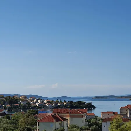 Nina Apartment Seget Vranjica