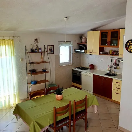 Nina Apartment Seget Vranjica