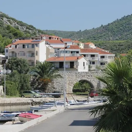 Nina Apartment Seget Vranjica